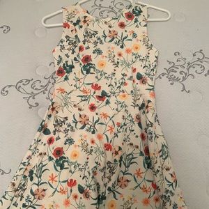 Dress, fits good in the waist